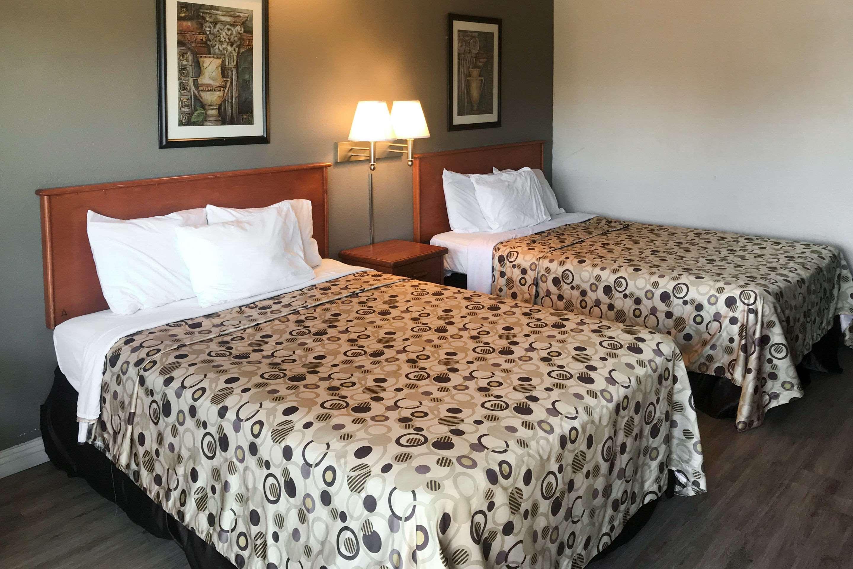 Rodeway Inn Ontario Mills Mall Guasti Exteriör bild
