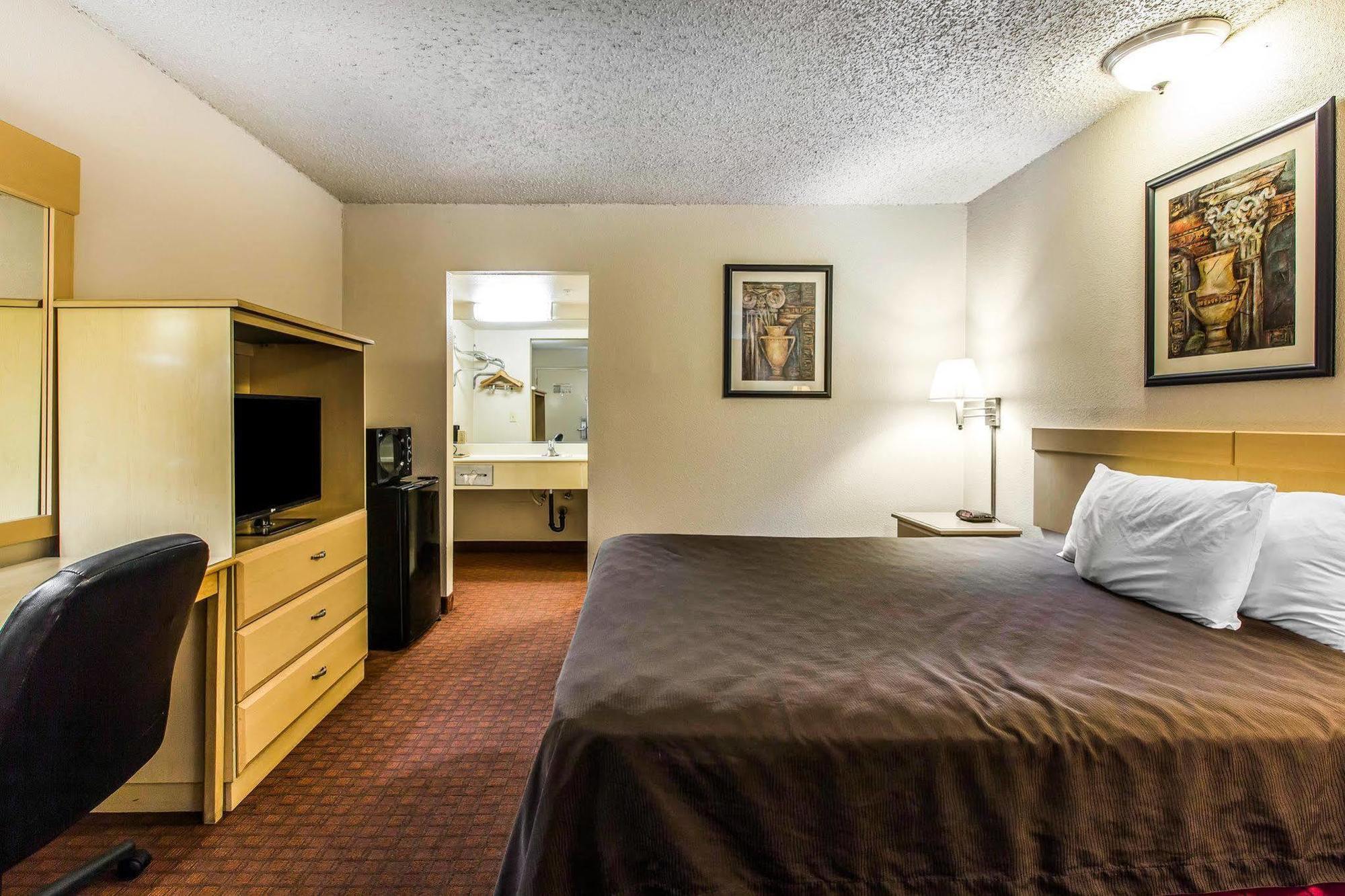Rodeway Inn Ontario Mills Mall Guasti Exteriör bild